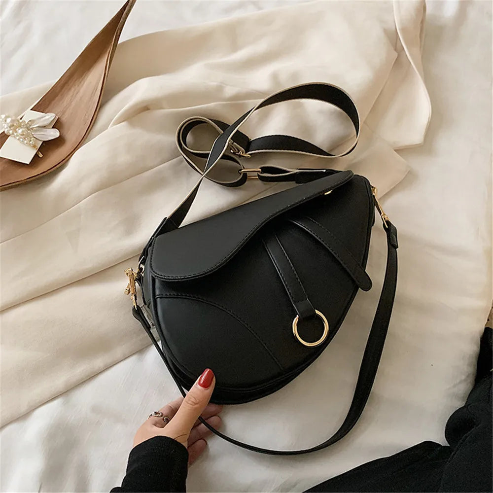 2022 New Women's Bag Leisure Saddle Bag Pu